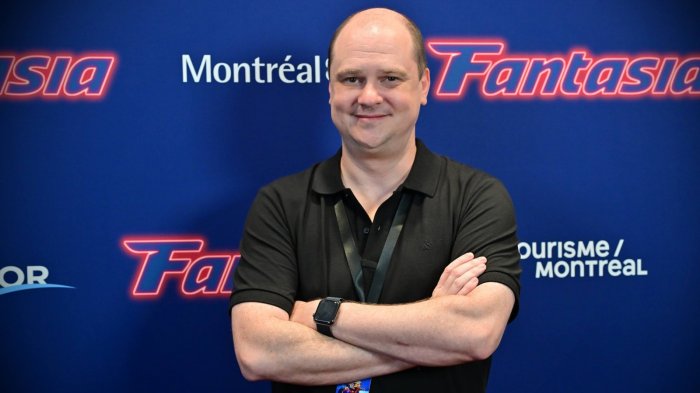 Mike Flanagan stringe un nuovo accordo con Amazon per lo sviluppo di serie tv