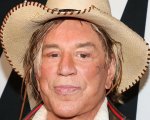 Mickey Rourke sfrattato da casa dopo aver rifiutato la 'carità' dei fan