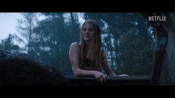 Thrash - Trailer del disaster horror Netflix con  Phoebe Dynevor e Djimon Hounsou