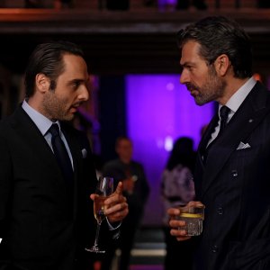 Flavio Furno con Luca Argentero in una scena di Avvocato Ligas