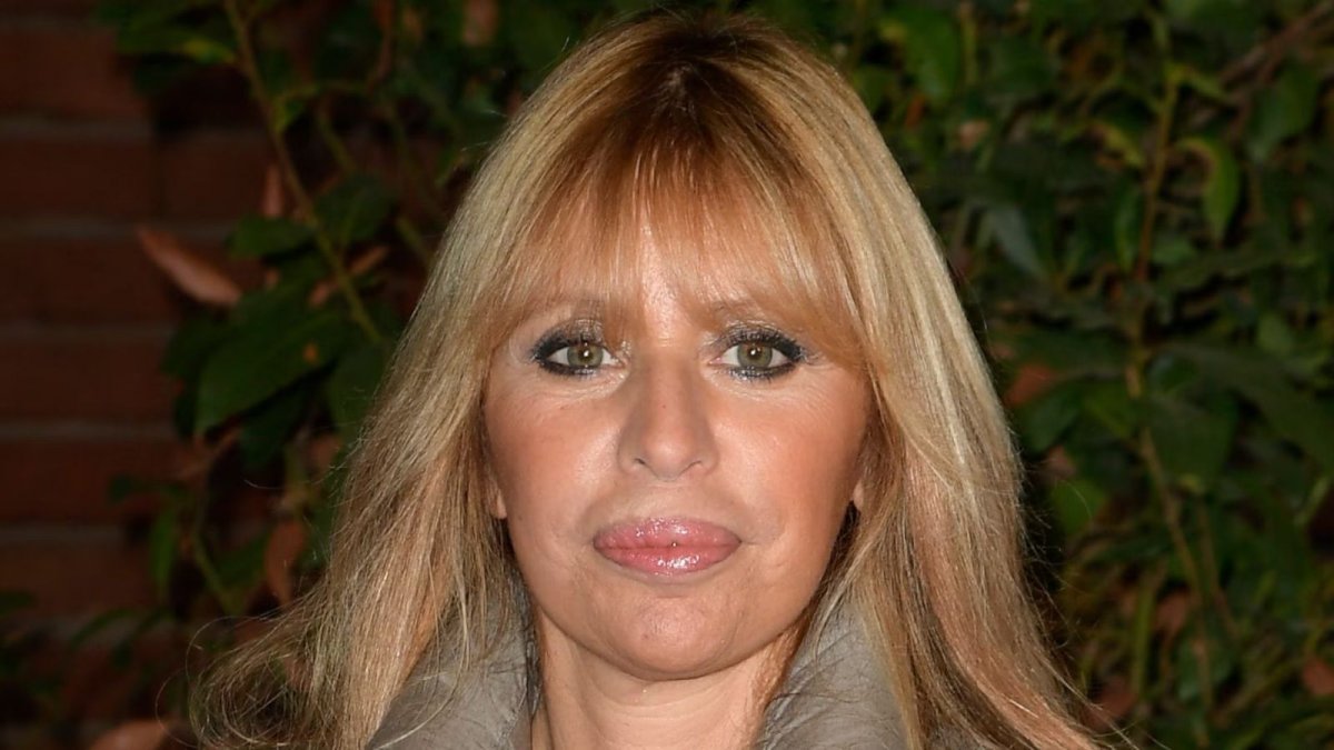 Grande Fratello Vip 8, Alessandra Mussolini spiazza tutti: “Mi porto un orinatoio”