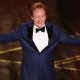 Oscar 2026: Conan O'Brien nel suo monologo di apertura ironizza su Chalamet, Epstein e Netflix