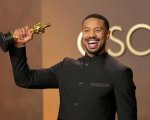 Michael B. Jordan chiama la vecchietta che ha una sua foto sul muro di casa: 'Grazie per avermi adottato'