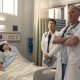 Scrubs, lo sceneggiatore a processo per violenza sessuale: sette donne lo accusano