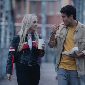 Idoli - Fino all'ultima corsa:  Óscar Casas e Ana Mena in una scena