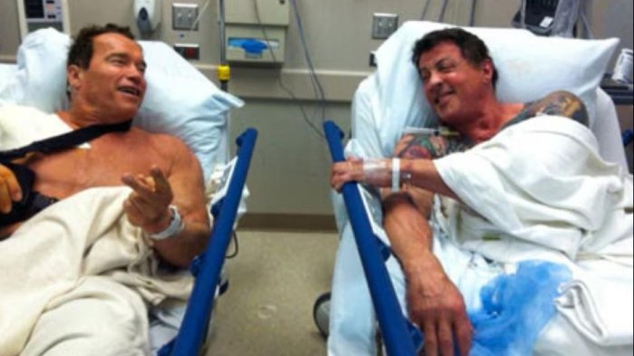 Stallone e Schwarzenegger nello stesso letto d’ospedale: lo strano incontro prima di Escape Plan