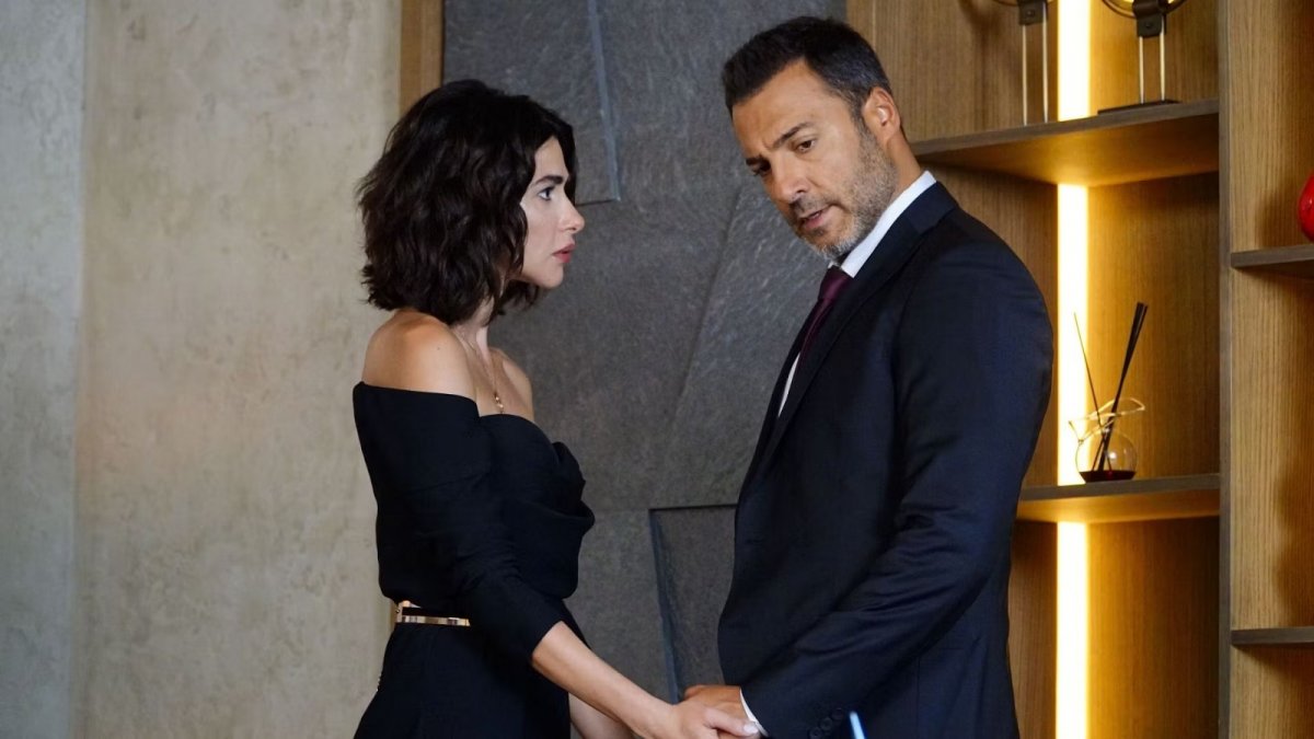 Forbidden Fruit, anticipazioni 22 marzo: Sahika rivela a tutti che Yigit è il figlio di Ender e Kaya Forbidden Fruit, anticipazioni 22 marzo: Sahika rivela a tutti che Yigit è il figlio di Ender e Kaya