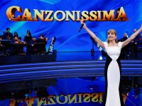 Canzonissima 2026, prima puntata: vince 'Il mio canto libero', Michele Bravi emoziona