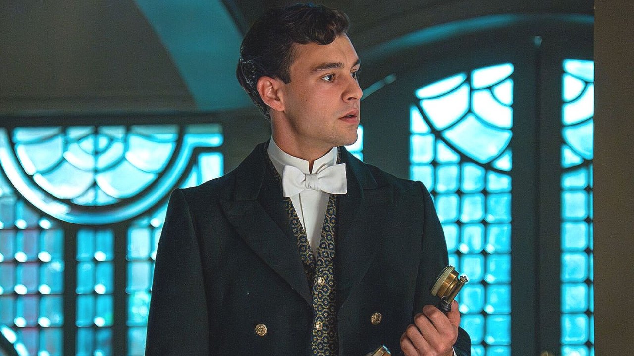 La Promessa anticipazioni 23 marzo: Curro umiliato, Manuel cede a Leocadia