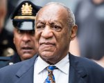 Bill Cosby, colpevole di stupro, è stato condannato a un risarcimento milionario