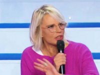 Uomini e Donne: Maria bacchetta Matteo Stratoti: 'Troppo aggressivo con Sara Gaudenzi'