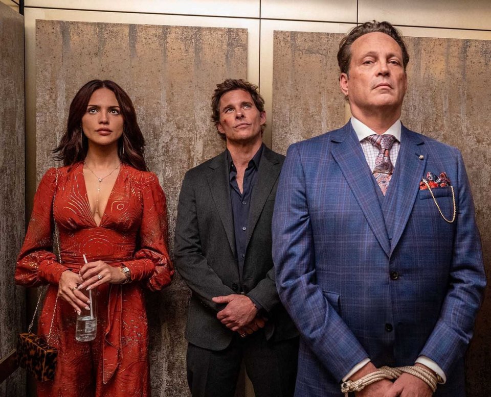 Mike Nick Nick Alice Eiza Gonzalez James Marsden Vince Vaughn