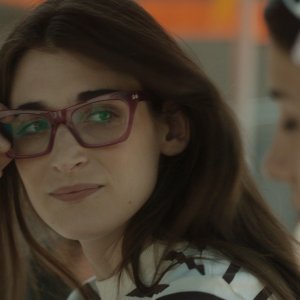 Strike - Figli di un'era sbagliata: Pilar Fogliati in una scena