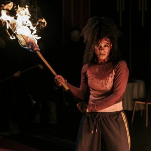 Ti uccideranno: Zazie Beetz in una scena