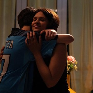 Malavia: l'abbraccio tra Mattia Francesco Cozzolino e Daniela De Vita