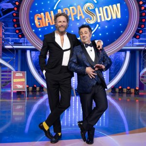 Il Mago Forest con Jovanotti, co-conduttore della prima puntata dell'edizione 2026 del GialappaShow