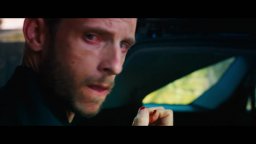 Rosebush Pruning - Trailer sottotitolato del film con Elle Fanning, Pamela Anderson e Callum Turner