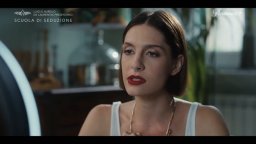 Scuola Di Seduzione - Trailer della commedia di Carlo Verdone con Beatrice Arnera, Euridice Axen e Karla Sofia Gascon
