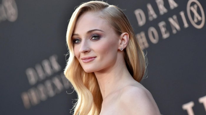 Sophie Turner ferita sul set: stop forzato per la nuova serie di Tomb Raider