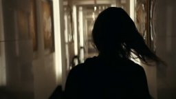 Mother Mary - Trailer italiano del film di David Lowery con Anne Hathaway e Micaela Coel