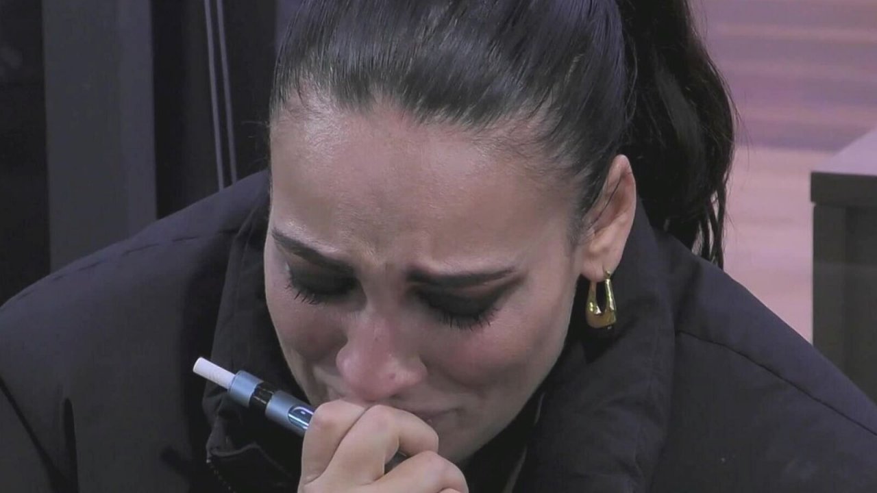 GFVip,  Francesca Manzini piange per Raimondo: "Ho paura che Ibiza ti influenzi"