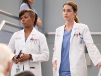 Grey's Anatomy non dirà addio ai suoi fan: ABC conferma il rinnovo per la stagione 23