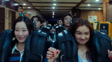 Xo Kitty Anna Cathcart Gia Kim Scena Terza Stagione Serie Tv Netfflix