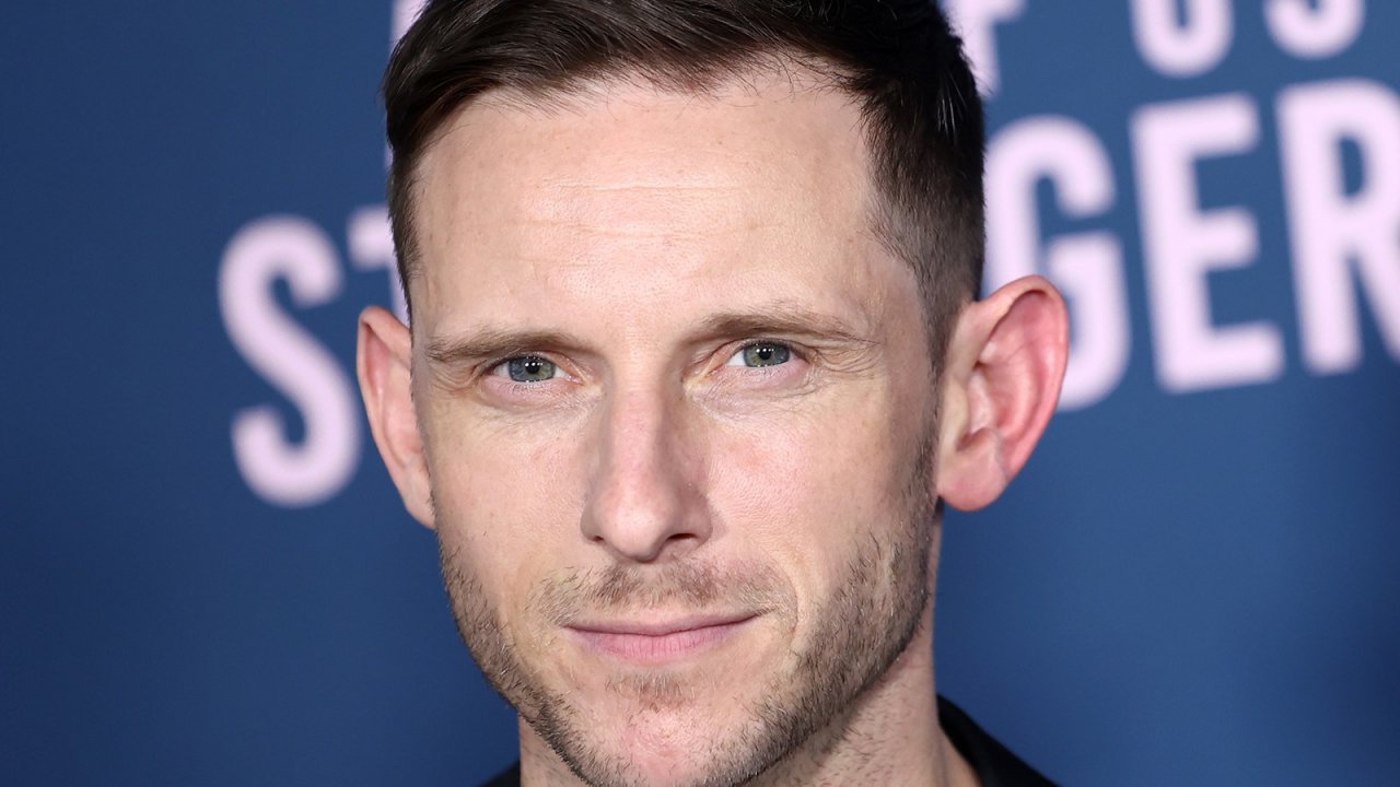 Peaky Blinders: Jamie Bell ritratto nella prima foto della serie sequel