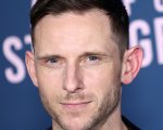 Peaky Blinders: Jamie Bell ritratto nella prima foto della serie sequel