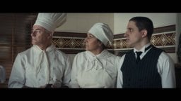 A cena con il dittatore - Clip Esclusiva 'La fuga è servita'