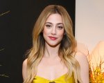 Lili Reinhart accusa: “Un regista mi disse di nascondere la pancia sul set”