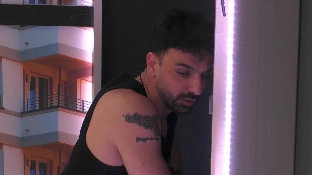 gf vip 8 lo scherzo di raimondo todaro finisce male tra accuse e litigi da Movieplayer.it gf vip 8 lo scherzo di raimondo todaro finisce male tra accuse e litigi