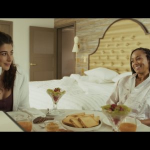 A Year in London: Melanie Liburd, Nina Pons in un'immagine