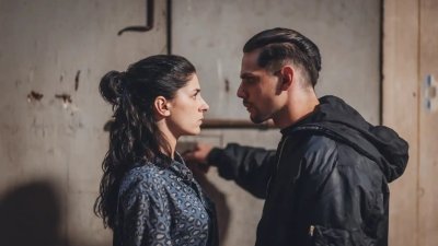 Maria Chiara Giannetta infrange le regole nel trailer di Rosa Elettrica - In fuga con il nemico