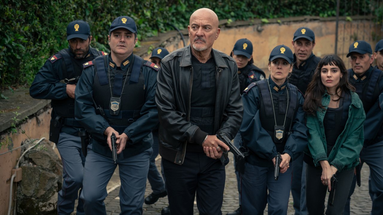 Claudio Bisio con il cast principale della serie