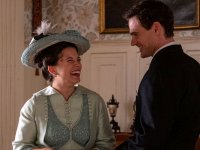 La Promessa anticipazioni 14 aprile, Martina indaga: cosa nascondono Jacobo e Lisandro?