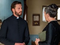 La Promessa anticipazioni 15 aprile: Padre Samuel difende Petra, Catalina si finge malata