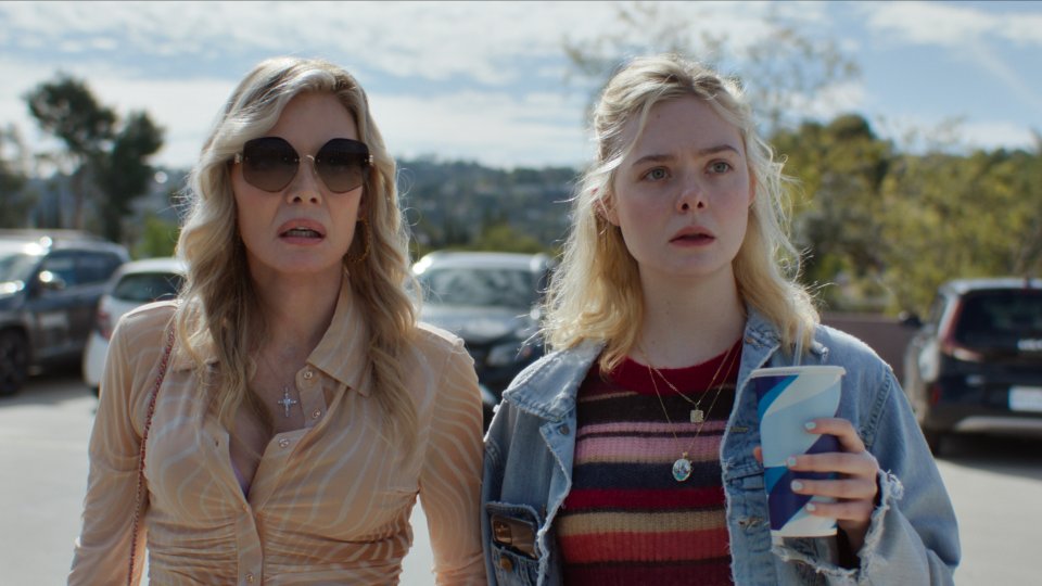 Margo Ha Problemi Di Soldi Michelle Pfeiffer Elle Fanning Scena Serie Tv Apple Tv