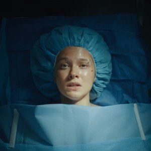 Cailee Spaeny nella seconda stagione della serie Netflix