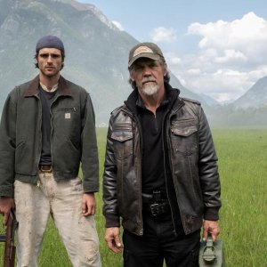 Dog Stars - Guidati dalle stelle, Jacob Elordi e Josh Brolin in una scena