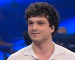 Canzonissima, quinta puntata: Leo Gassmann vince con “Un senso”, Arisa si commuove