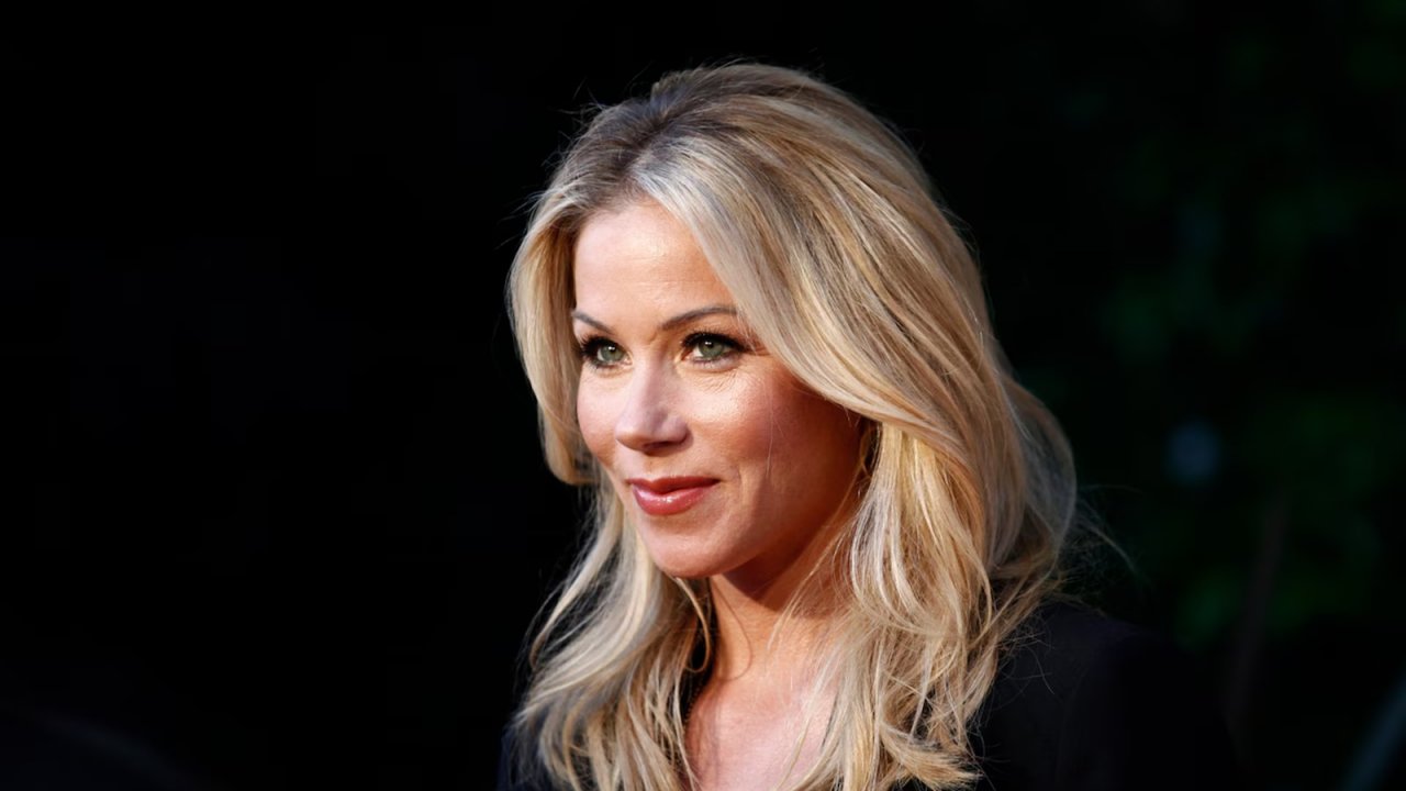 Christina Applegate dopo il ricovero in ospedale: "I problemi di salute sono una costante"