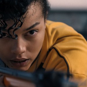 Thrash - Furia dall'oceano: Whitney Peak in una scena