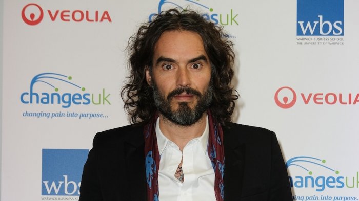 Russell Brand: 'A 30 anni ho fatto sesso con una sedicenne. Credo sia sfruttamento'