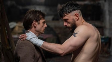 Half Man Jamie Bell Richard Gadd Scena Serie Tv Hbo Max