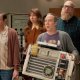 The Big Bang Theory, prime immagini e finestra d'uscita dello spin-off con Stuart