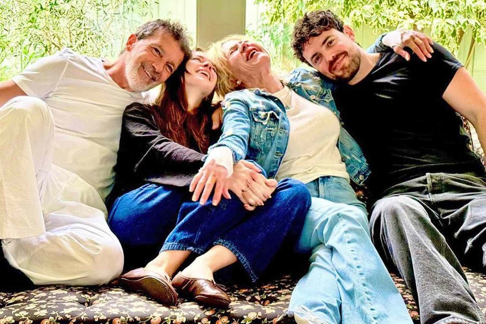 Antonio Banderas Stella Melanie Griffith 042726 4F3677C26C934E7D8Feddcab0Ccadaf2