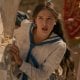 Millie Bobby Brown e le sue unghie perfette in Enola Holmes 3 scatenano i commenti ironici online