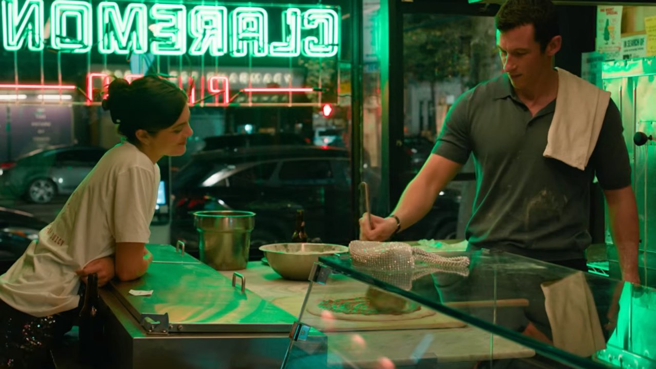 Callum Turner e Monica Barbaro si incontrano nella sola notte in cui il sesso è legale in One Night Only