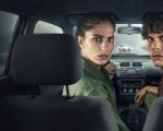 Rosa Elettrica, recensione: una serie on-the-run dai risvolti generazionali